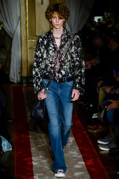 Look 23